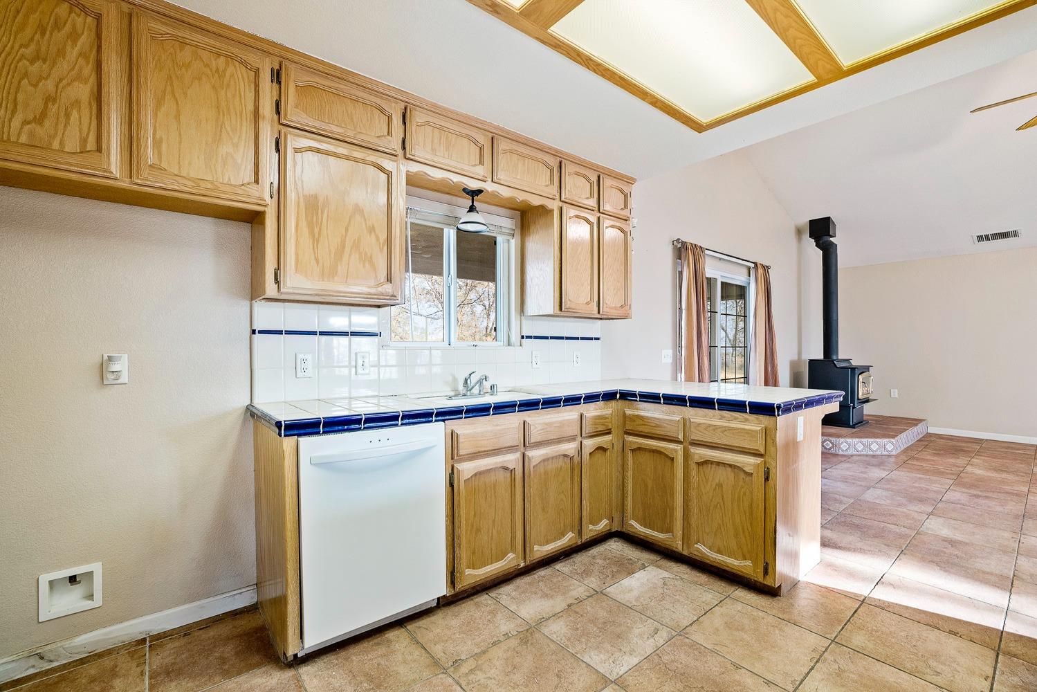 41005 Angus Road Coarsegold, CA 93614 - Photo 15 of 55 Gallery Image 15