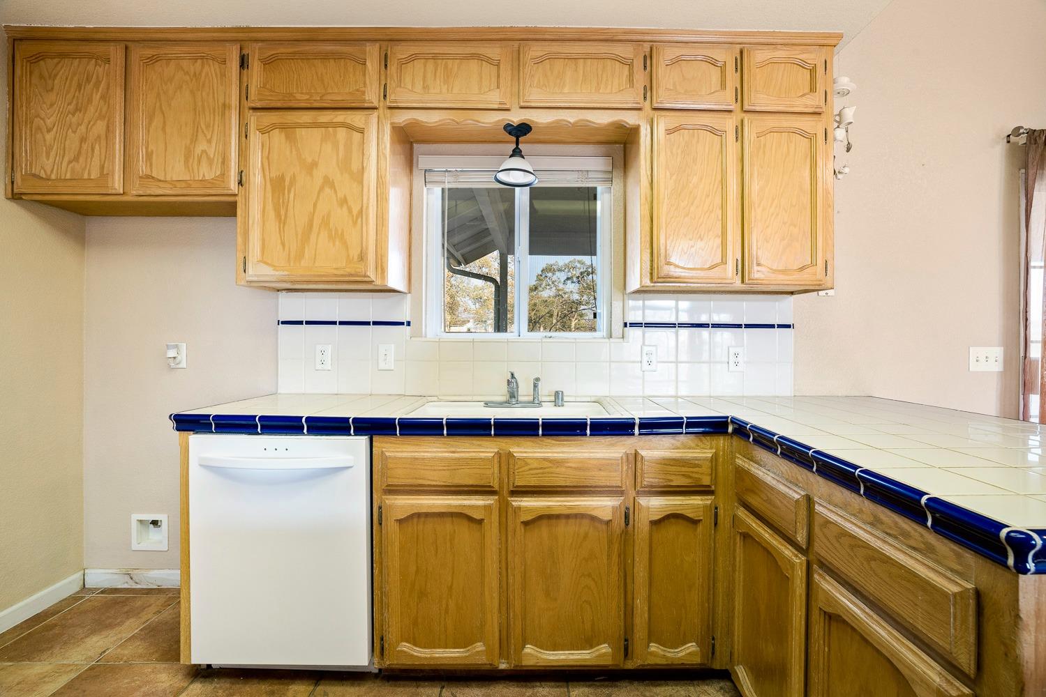 41005 Angus Road Coarsegold, CA 93614 - Photo 17 of 55 Gallery Image 17