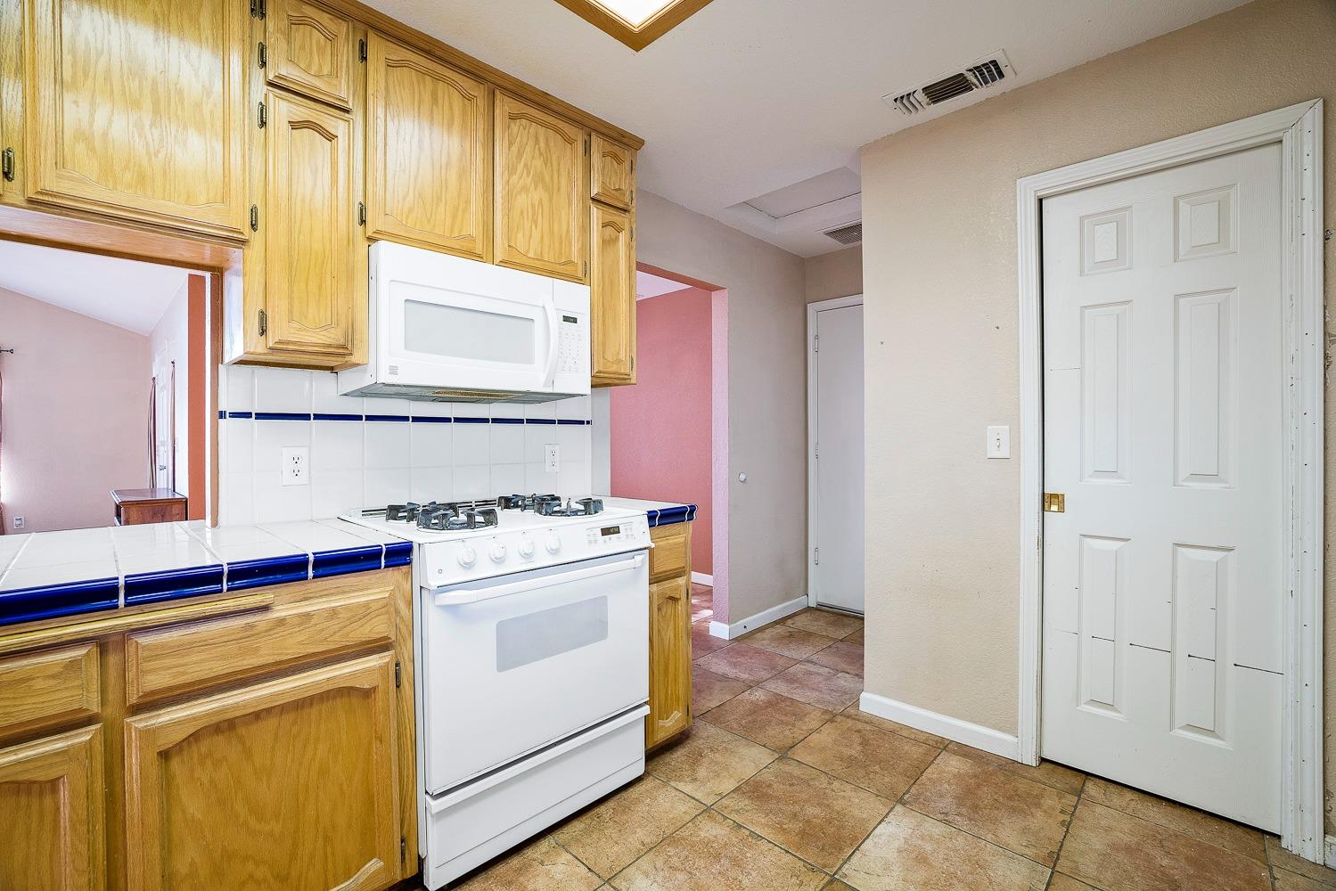 41005 Angus Road Coarsegold, CA 93614 - Photo 18 of 55 Gallery Image 18