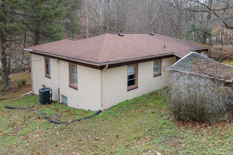 8122 Rich Patch Road Covington, VA 24426 - Photo 7 of 36 a backyard of a house with lots of green space
