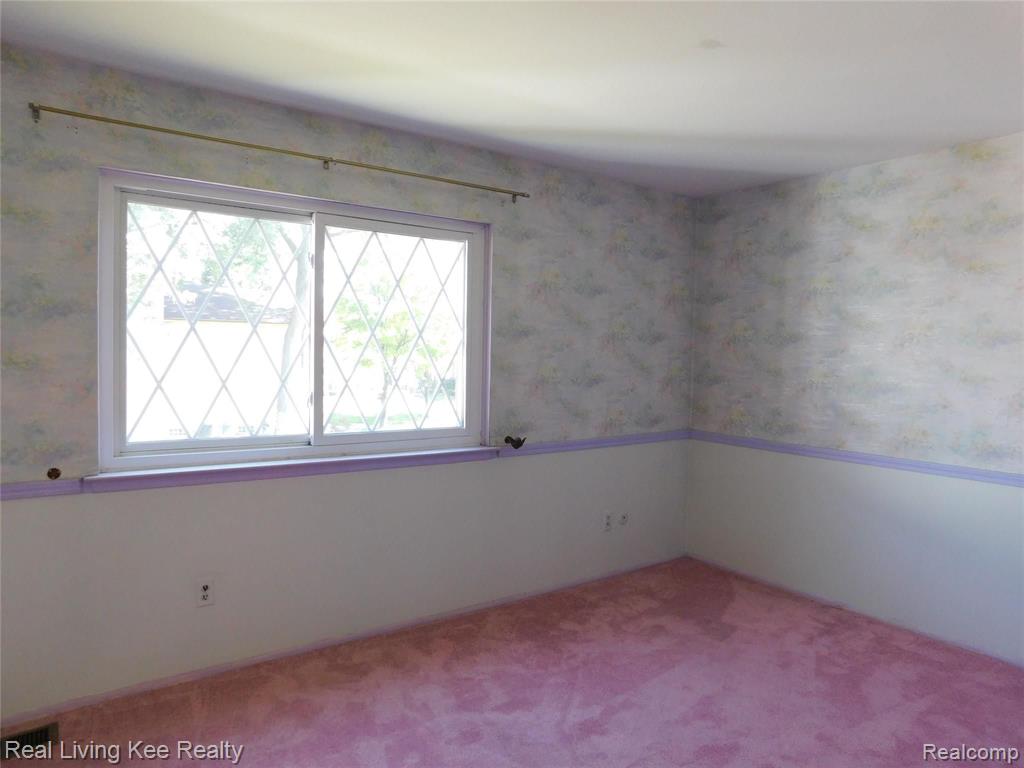 29225 Hayes Road Warren, MI 48088 - Photo 9 of 10