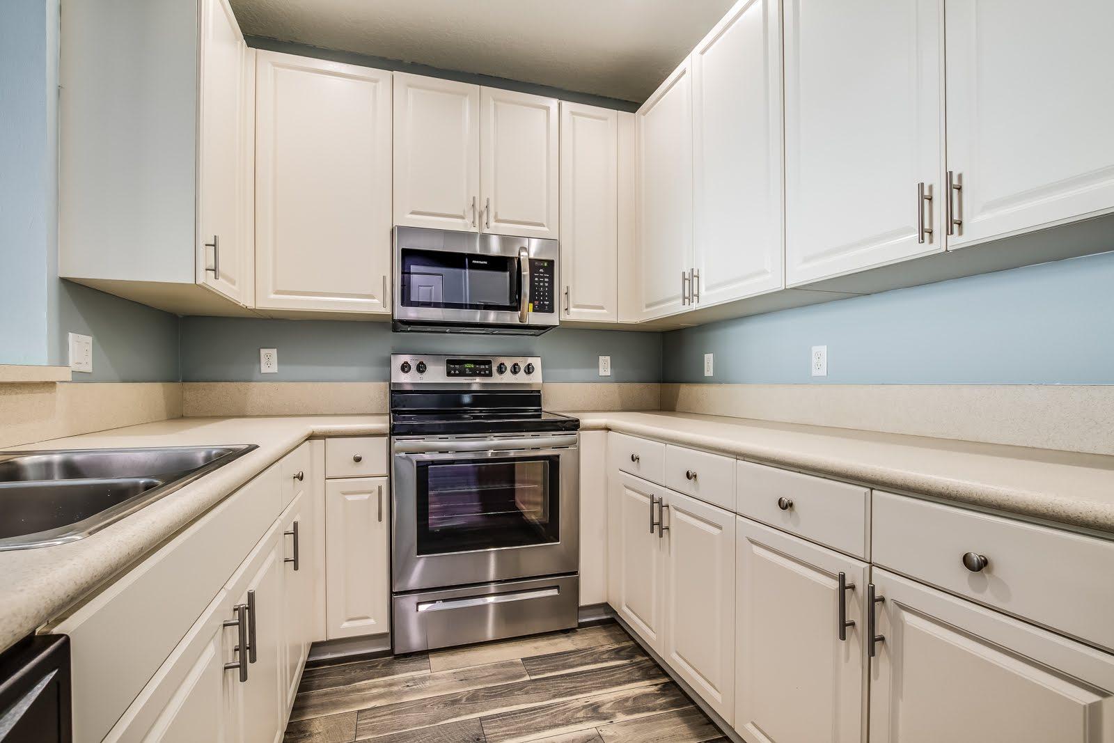 4312 Main Street Jupiter, FL 33458 - Photo 4 of 19 KITCHEN