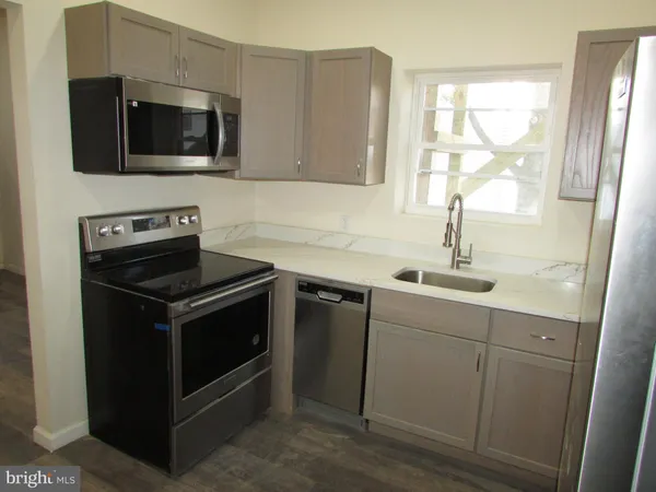 $2,800 | 20 Pine Street, Beverly, NJ 08010