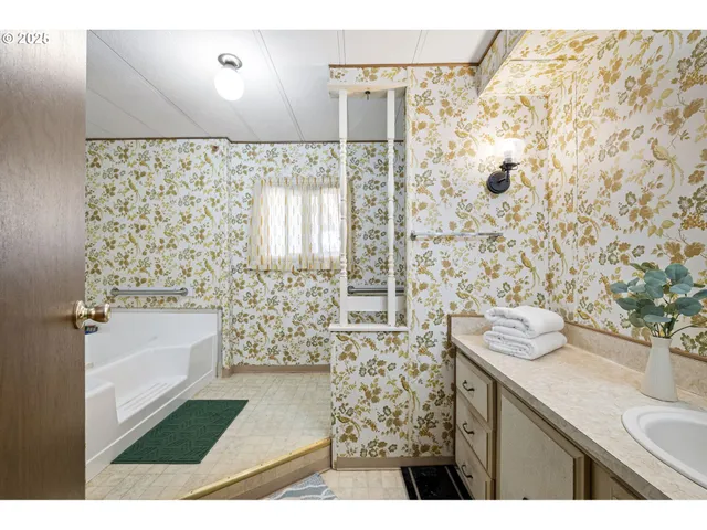 $95,000 | 1225 West 10th Avenue, Unit 50, Junction City, OR 97448