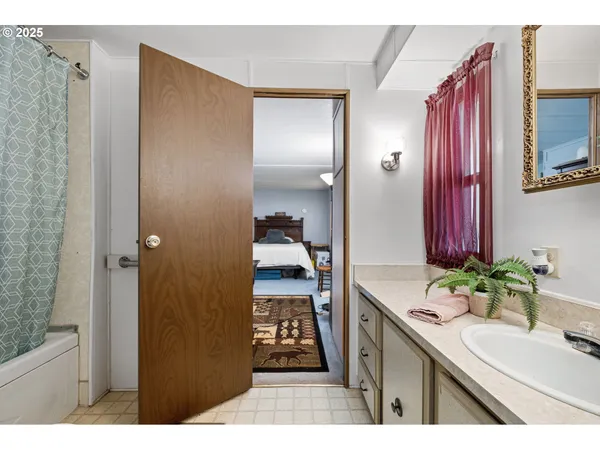$87,500 | 1225 West 10th Avenue, Unit 50, Junction City, OR 97448