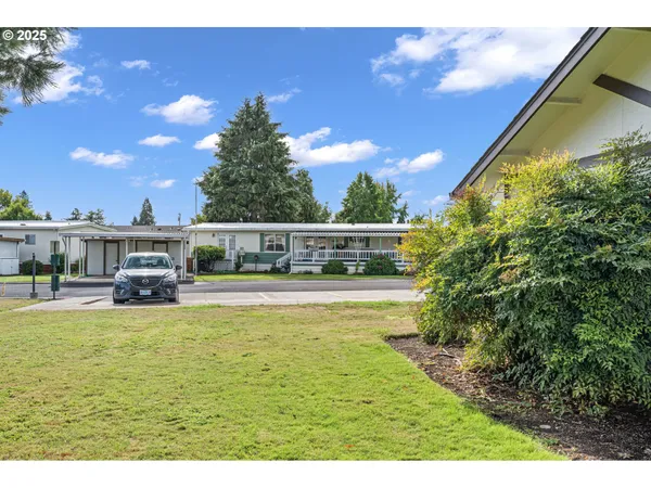 $87,500 | 1225 West 10th Avenue, Unit 50, Junction City, OR 97448