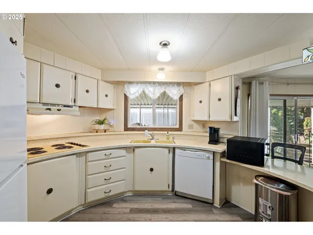 $95,000 | 1225 West 10th Avenue, Unit 50, Junction City, OR 97448