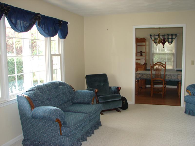 5130 Harvest Ridge Road Roanoke, VA 24019 - Photo 6 of 7 Living room