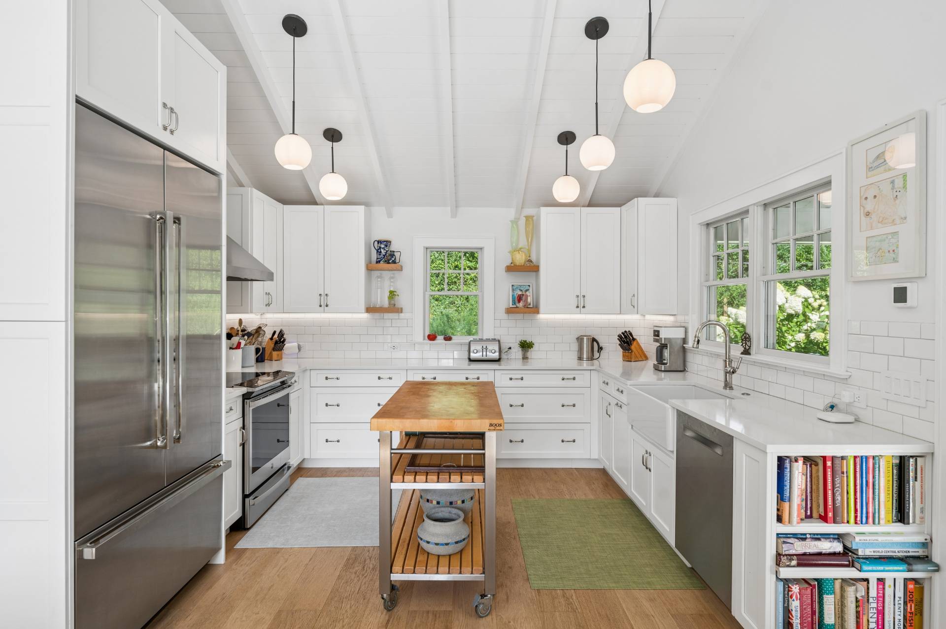 237 Maple Lane Bridgehampton, NY 11932 - Photo 6 of 27 Gallery Image 6