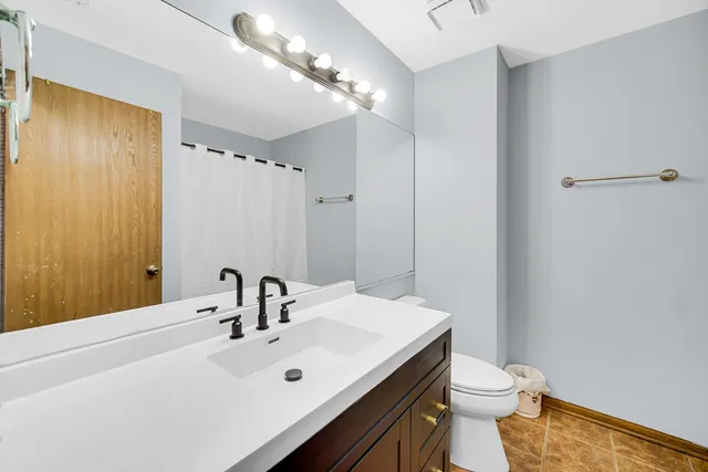 $260,000 | 369 North Gregory Street, Aurora, IL 60504