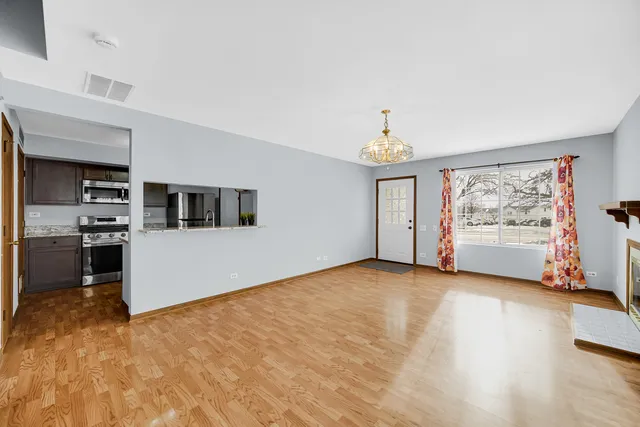 $260,000 | 369 North Gregory Street, Aurora, IL 60504