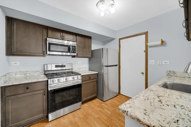 $260,000 | 369 North Gregory Street, Aurora, IL 60504