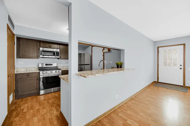 $260,000 | 369 North Gregory Street, Aurora, IL 60504