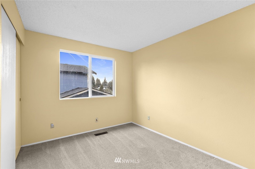 2102 Whitman Avenue Northeast Renton, WA 98059 - Photo 13 of 30 Gallery Image 13