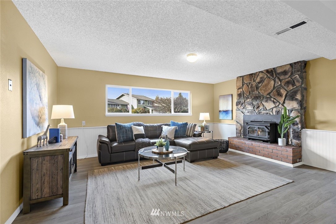 2102 Whitman Avenue Northeast Renton, WA 98059 - Photo 19 of 30 Gallery Image 19