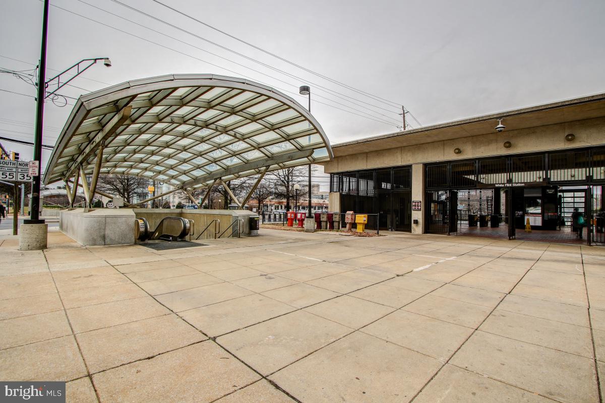 11800 Old Georgetown Road, Unit 1323 North Bethesda, MD 20852 - Photo 26 of 31 North Bethesda/White Flint metro nearby