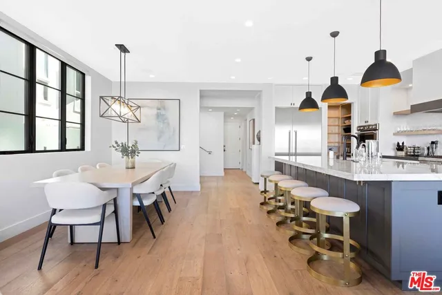 $1,350,000 | 4106 River Avenue, Unit 2, Newport Beach, CA 92663