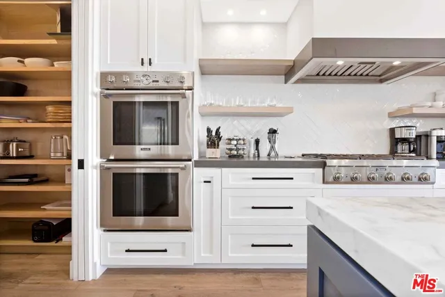 $1,350,000 | 4106 River Avenue, Unit 2, Newport Beach, CA 92663