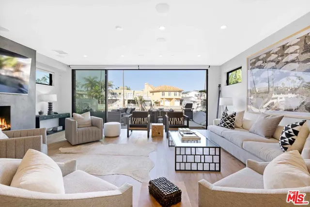 $1,350,000 | 4106 River Avenue, Unit 2, Newport Beach, CA 92663