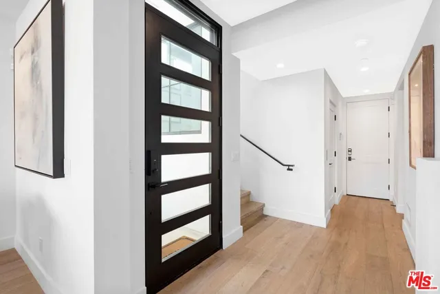 $1,350,000 | 4106 River Avenue, Unit 2, Newport Beach, CA 92663