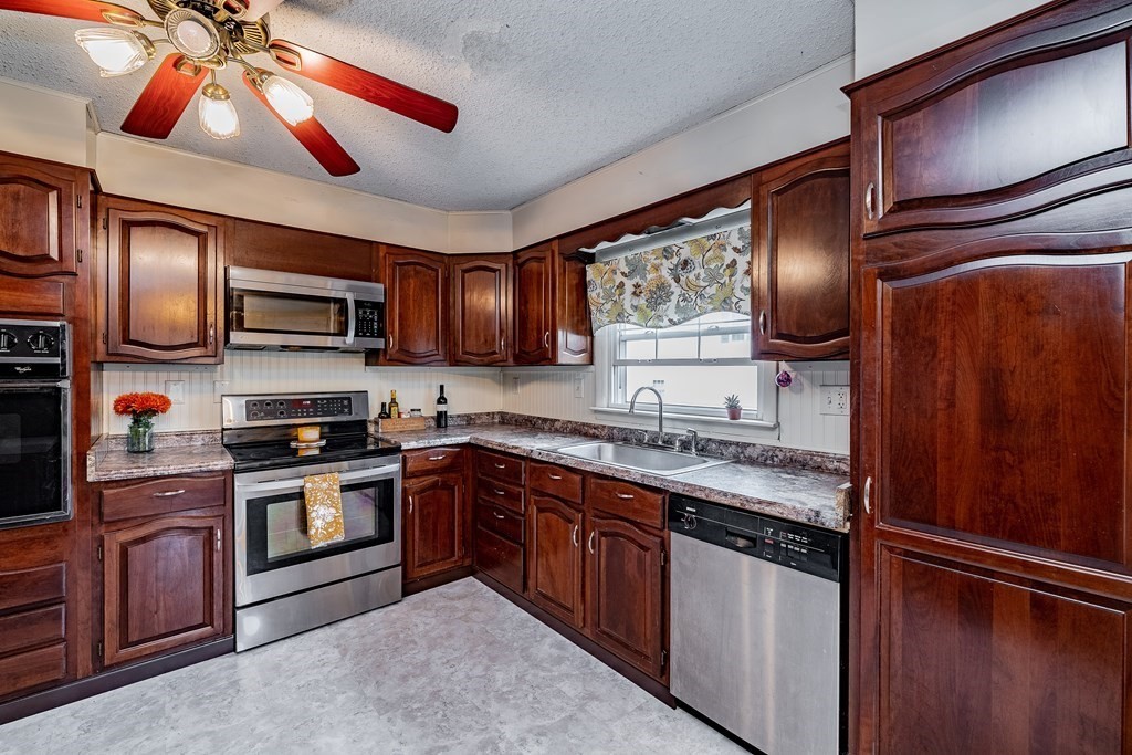 147 Granby Road South Hadley, MA 01075 - Photo 3 of 37 Gallery Image 3