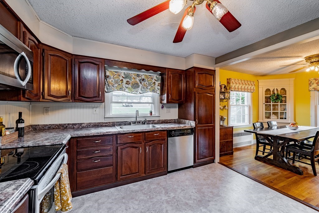 147 Granby Road South Hadley, MA 01075 - Photo 5 of 37 Gallery Image 5