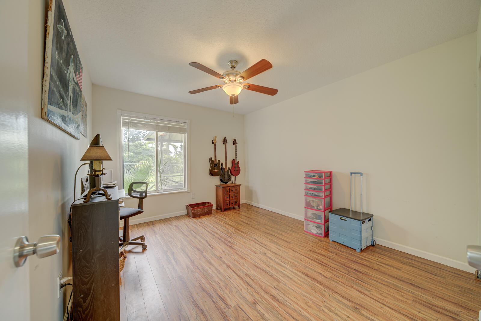 8288 Barnyard Way Boca Raton, FL 33433 - Photo 14 of 22 Guest 1