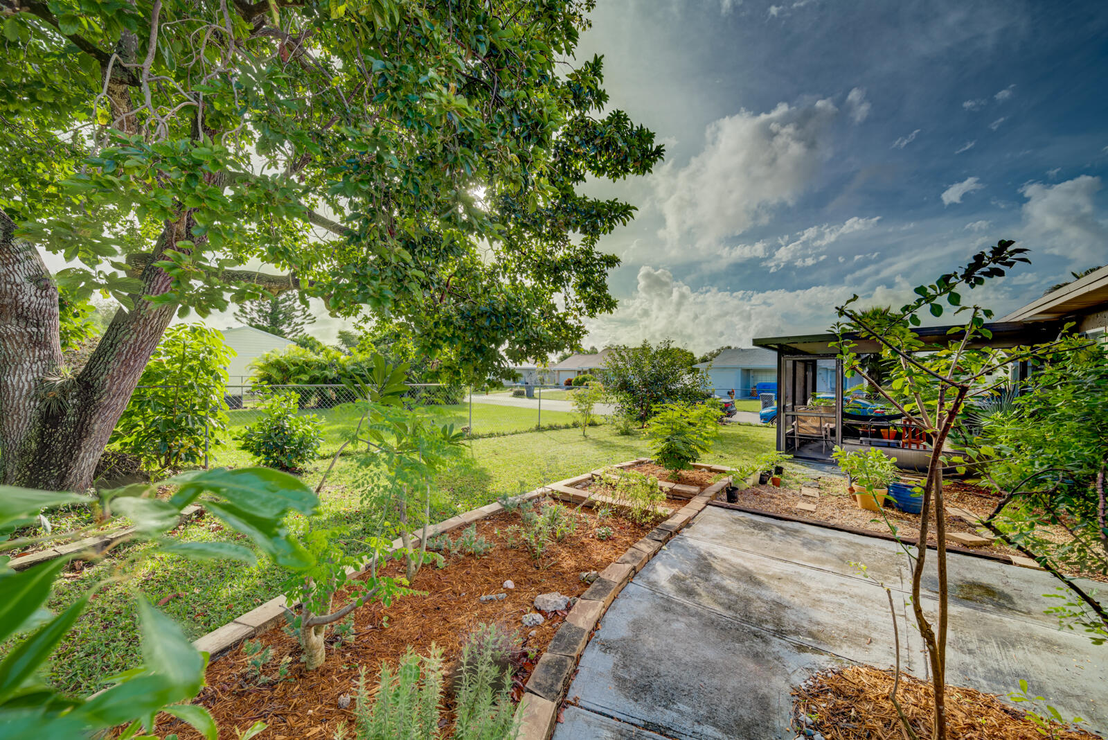 8288 Barnyard Way Boca Raton, FL 33433 - Photo 20 of 22 Exterior 11