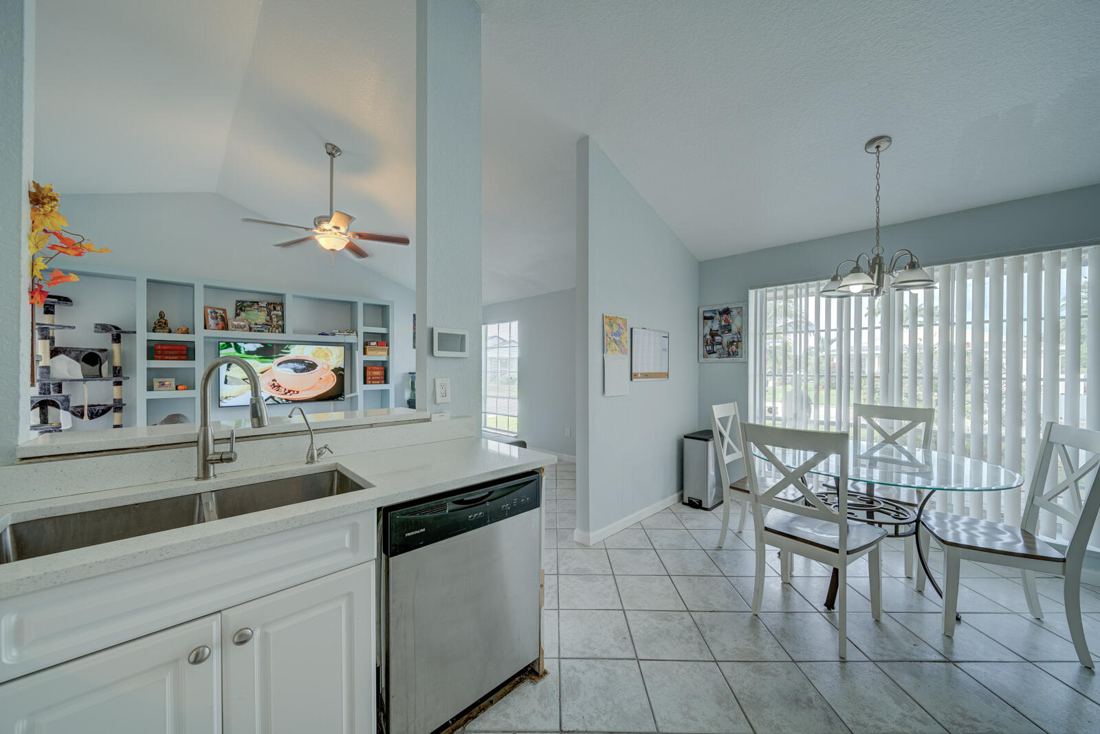 8288 Barnyard Way Boca Raton, FL 33433 - Photo 6 of 22 Kitchen 3