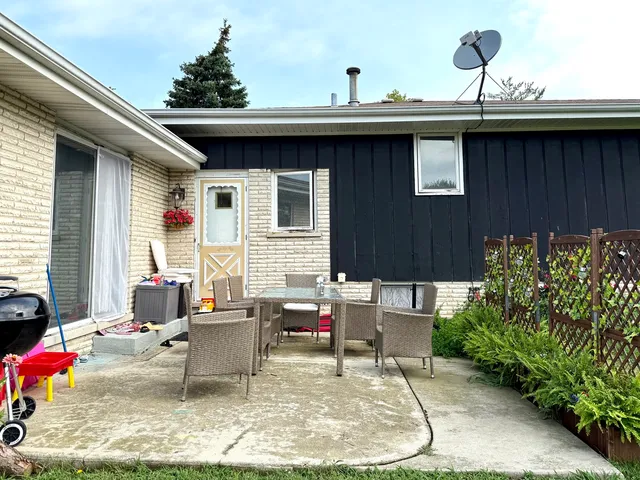 $3,100 | 9S525 Allison Court, Willowbrook, IL 60527