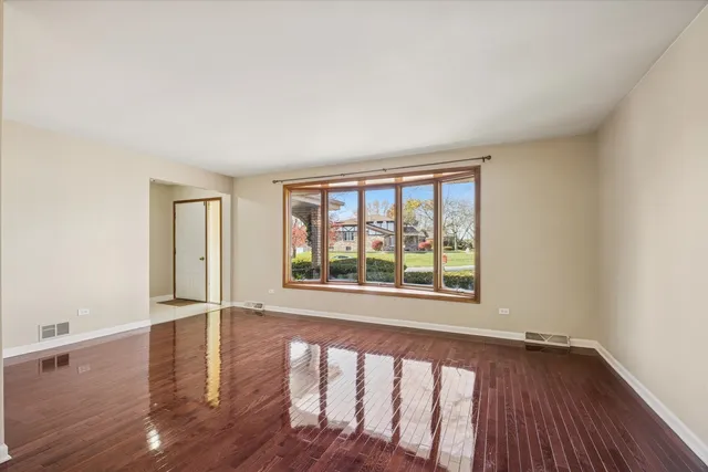 $3,100 | 9S525 Allison Court, Willowbrook, IL 60527