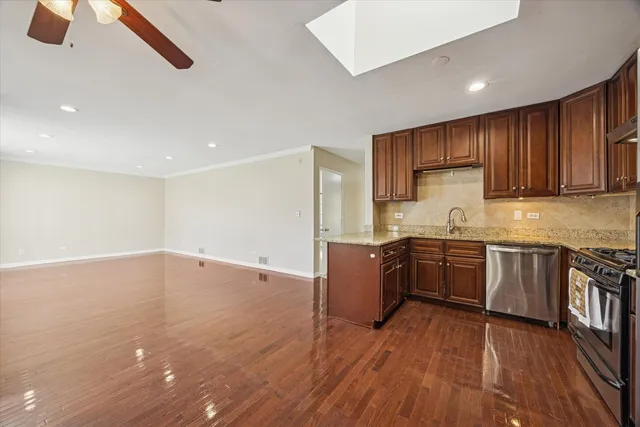 $3,100 | 9S525 Allison Court, Willowbrook, IL 60527