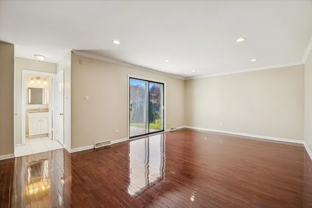 $3,100 | 9S525 Allison Court, Willowbrook, IL 60527