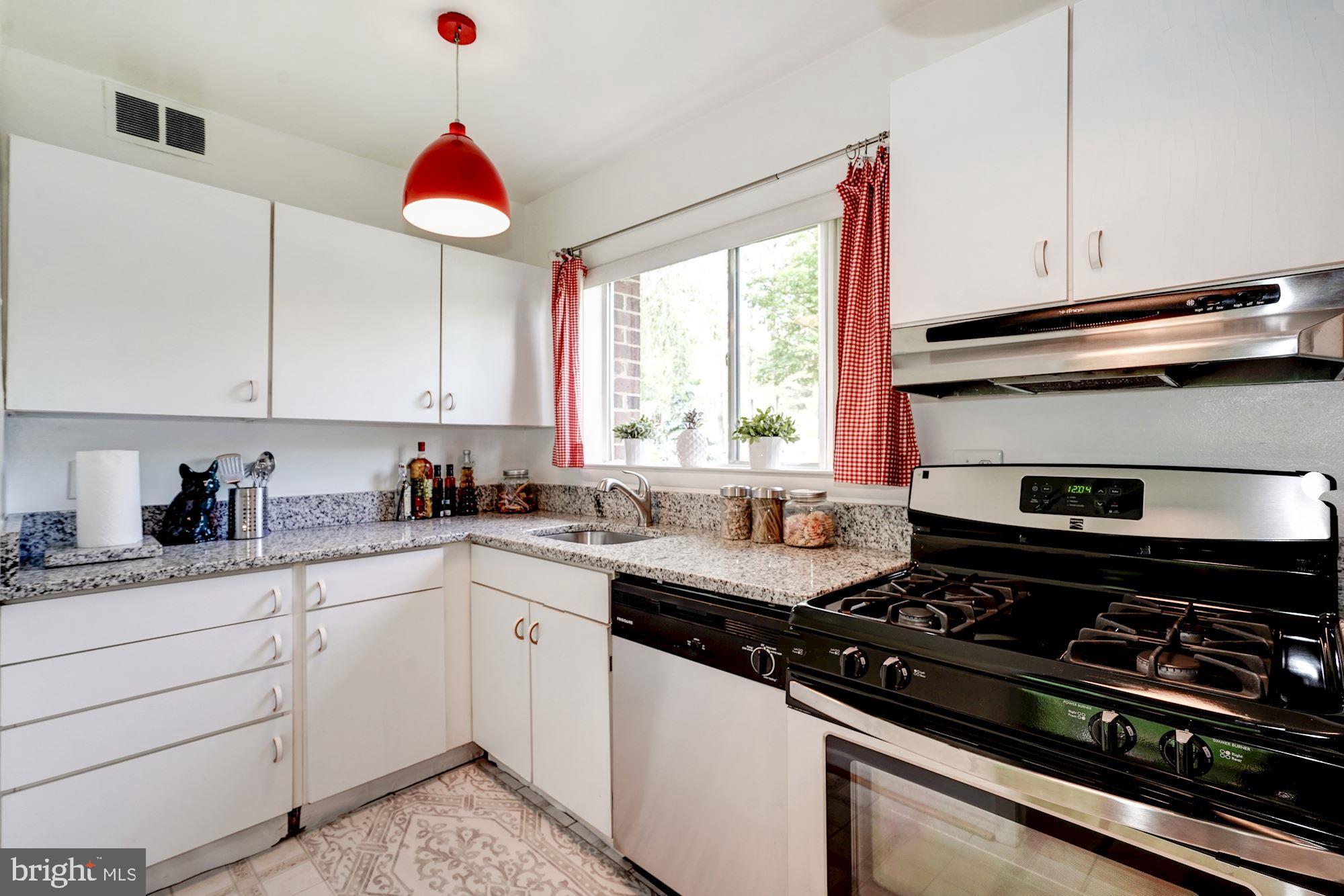 11621 Vantage Hill Road, Unit 12B Reston, VA 20190 - Photo 5 of 23 Gallery Image 5