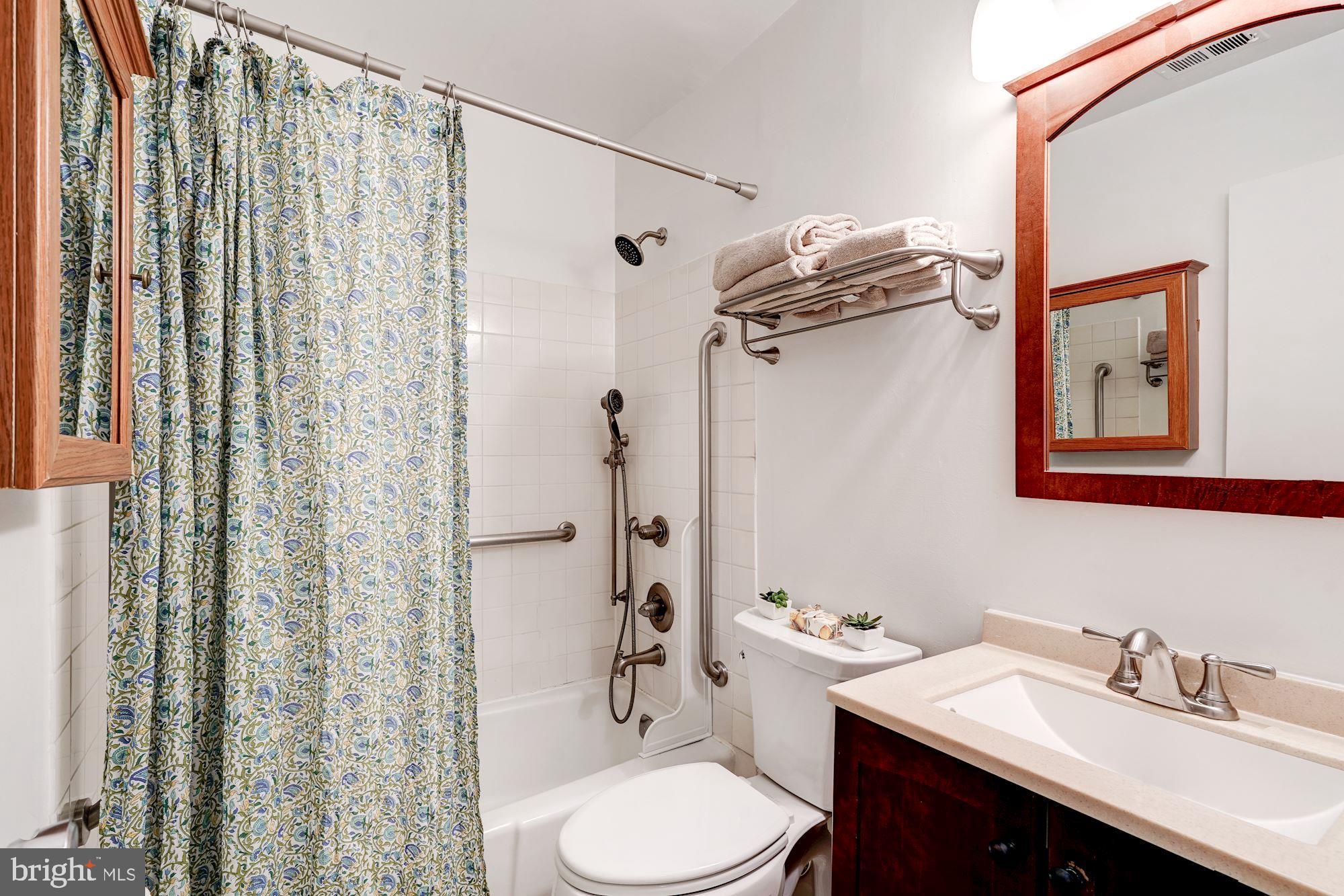 11621 Vantage Hill Road, Unit 12B Reston, VA 20190 - Photo 10 of 23 Gallery Image 10
