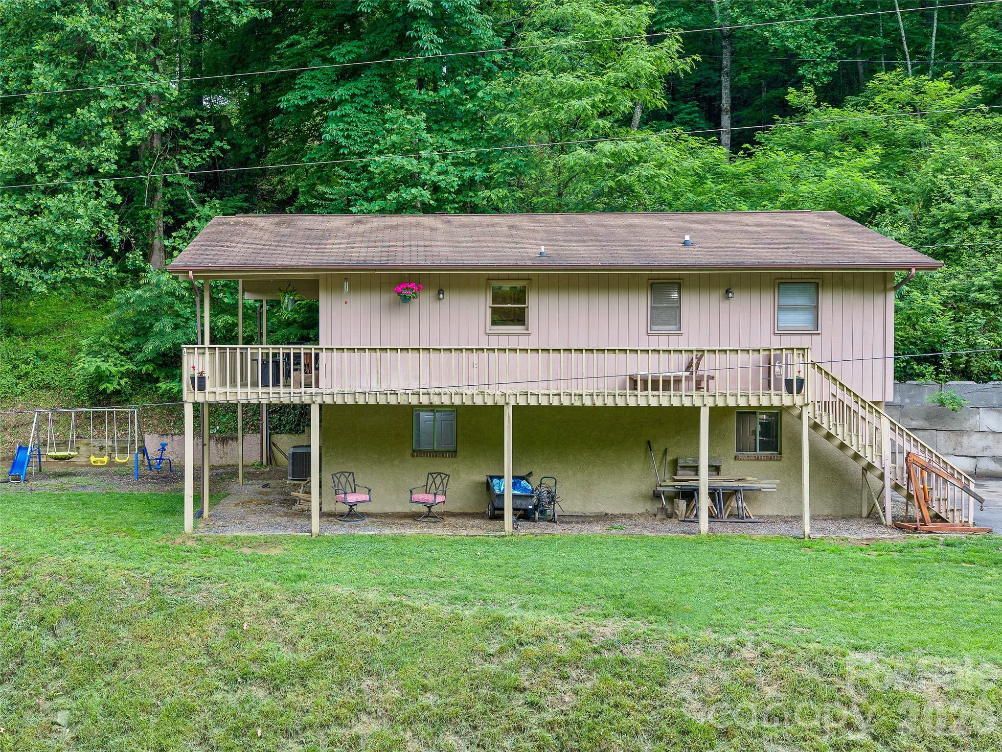 839 McKinney Road Burnsville, NC 28714 - Photo 1 of 23