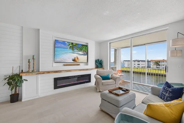 $375,000 | 100 Paradise Harbour Boulevard, Unit 307, North Palm Beach, FL 33408