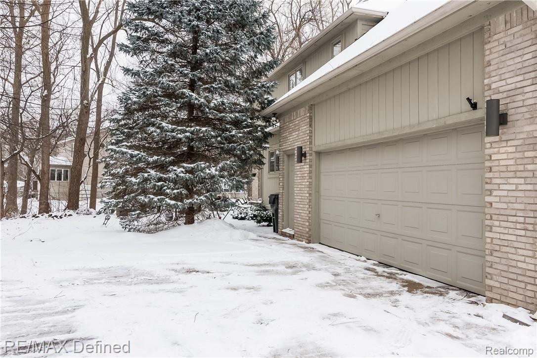 3085 Wilmington Court Rochester, MI 48309 - Photo 37 of 45 032-photo-rear-view-6808033.jpg