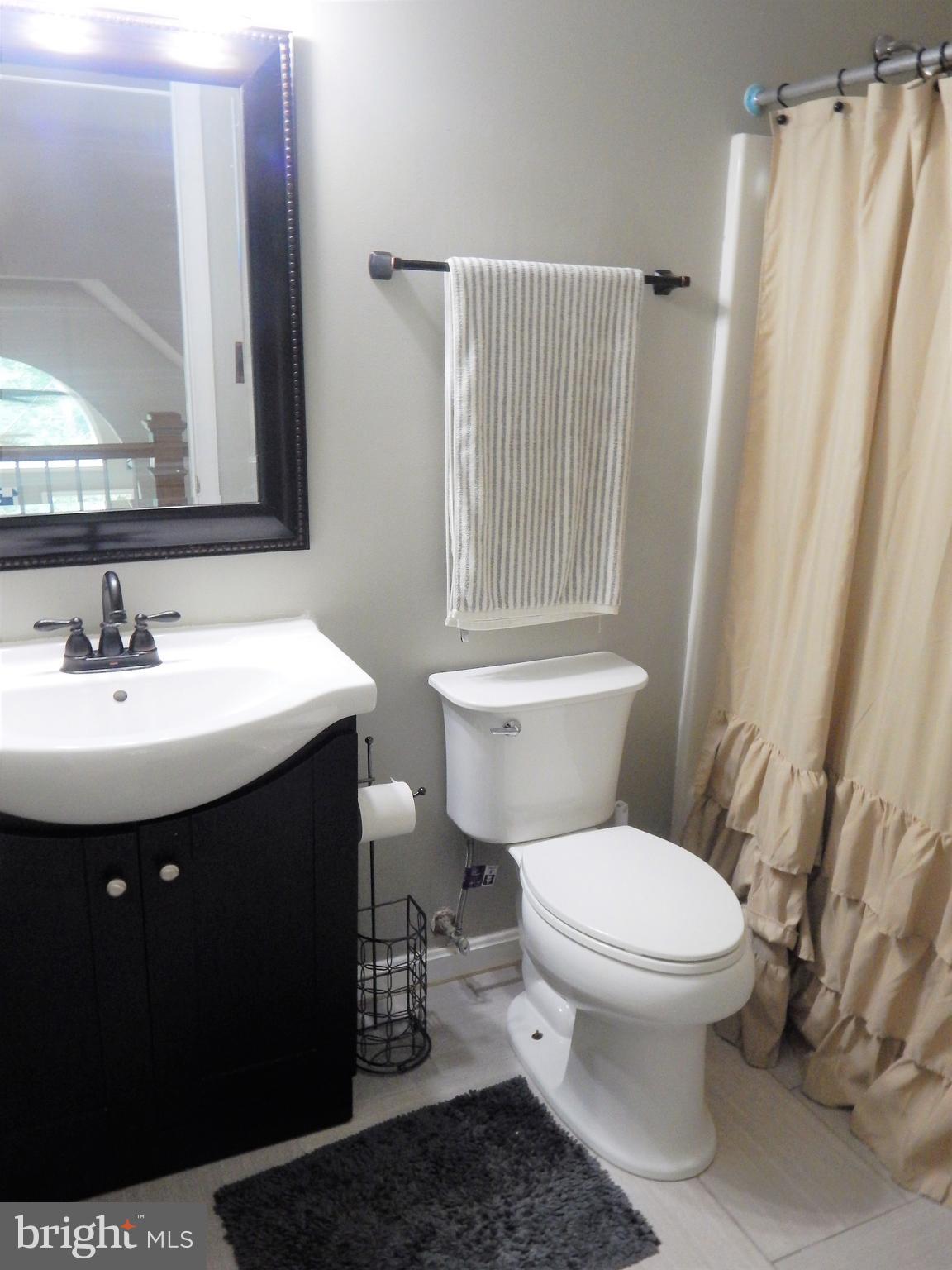 31263 Point Lookout Road Mechanicsville, MD 20659 - Photo 35 of 43 Hall bath Upper Level
