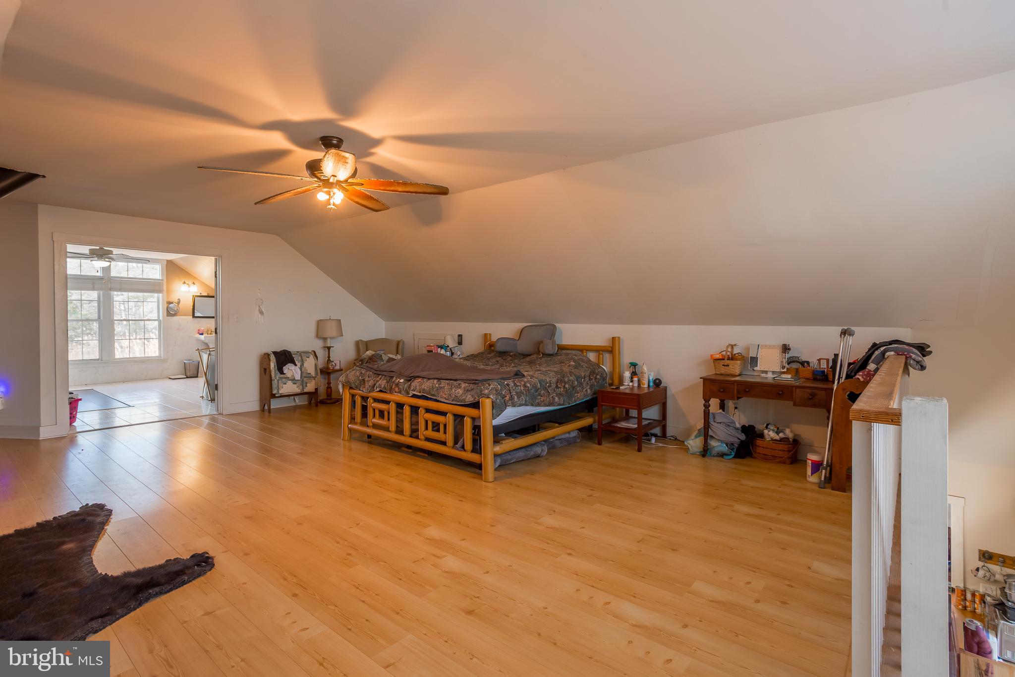 3819 Maple Dam Road Cambridge, MD 21613 - Photo 28 of 79 a living room with furniture