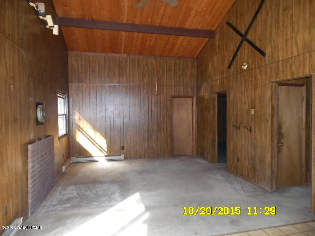 606 Bond Street Bushkill, PA 18324 - Photo 2 of 9 Gallery Image 2