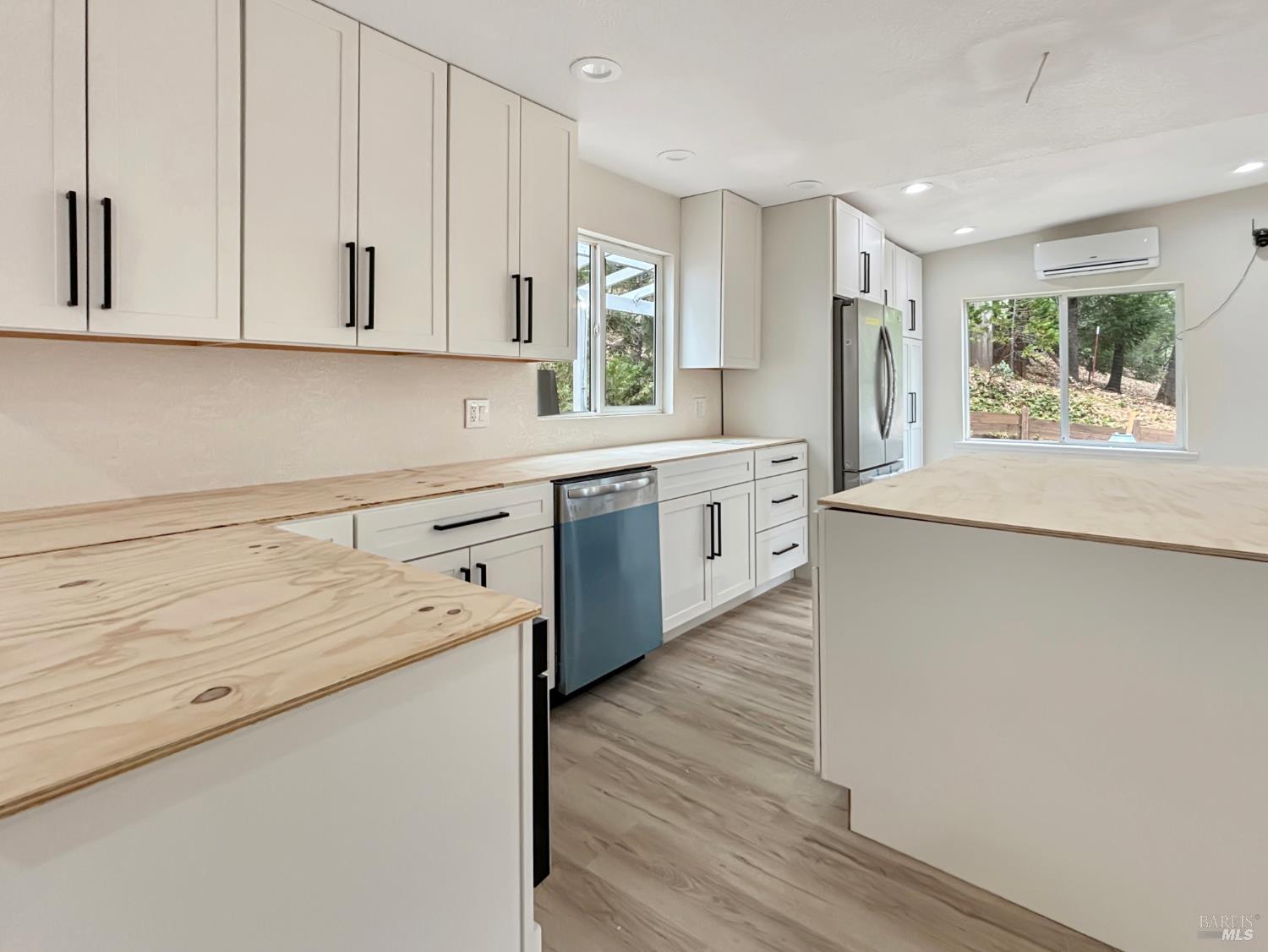 11690 Loch Lomond Road Middletown, CA 95461 - Photo 6 of 17 Gallery Image 6