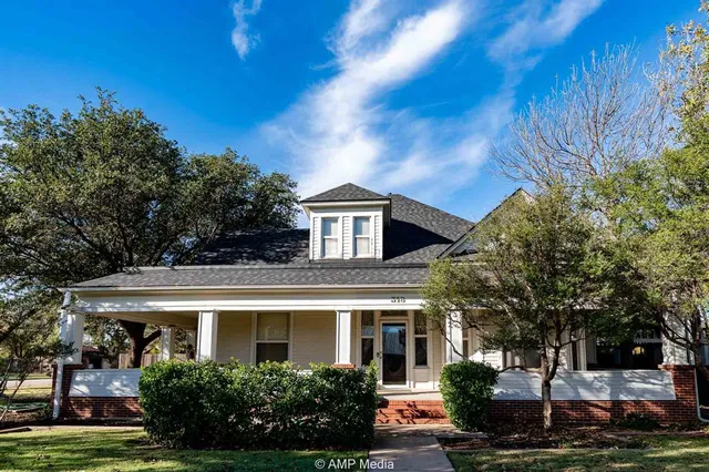 a view of house with outdoor space