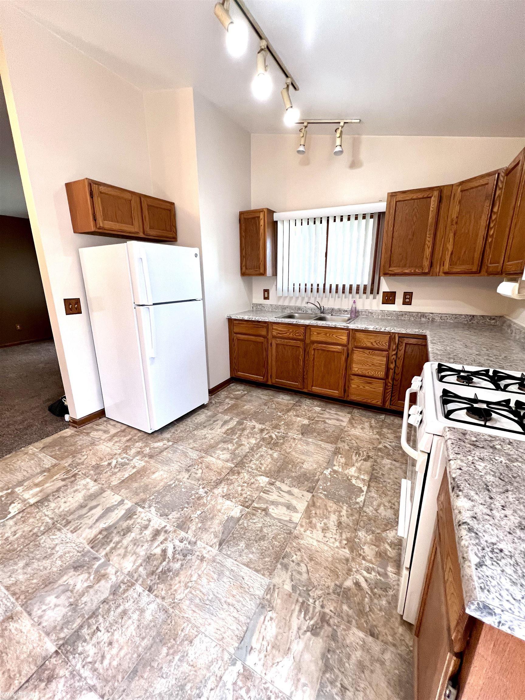 49451 Fuller Road New Baltimore, MI 48051 - Photo 10 of 21 50140533-4e6db20d-da28-4dfc-9971-b0595b8b898b.JPG