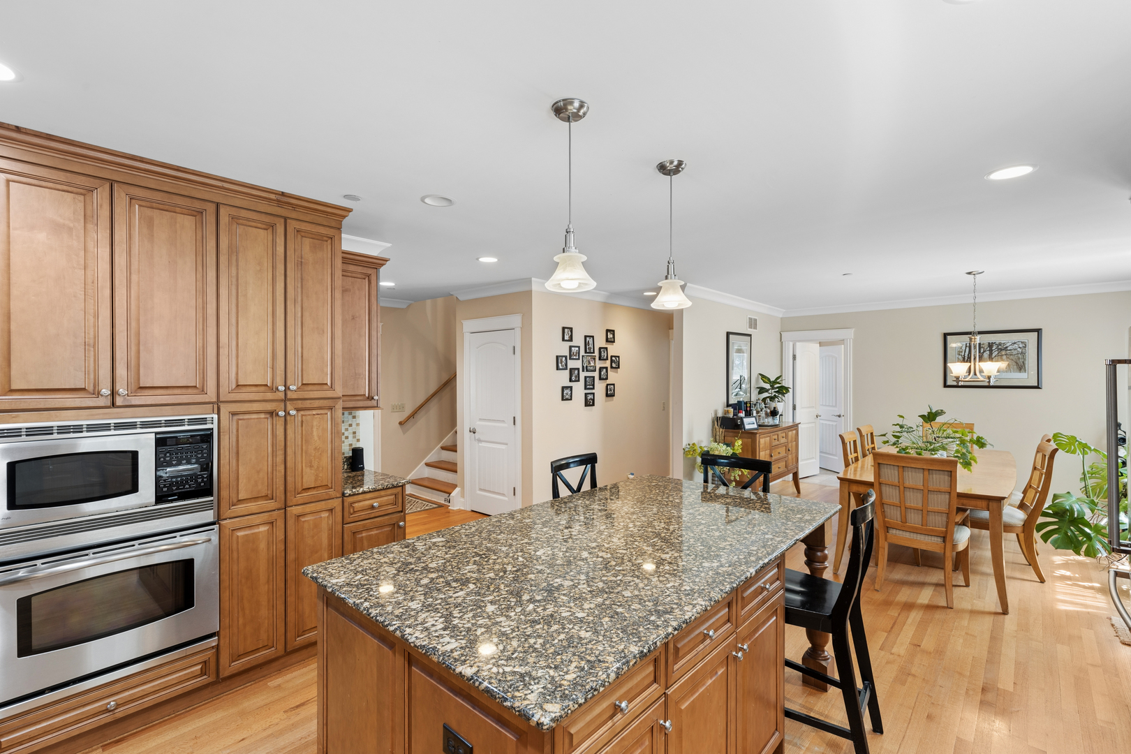 118 Waverly Road Barrington, IL 60010 - Photo 8 of 40