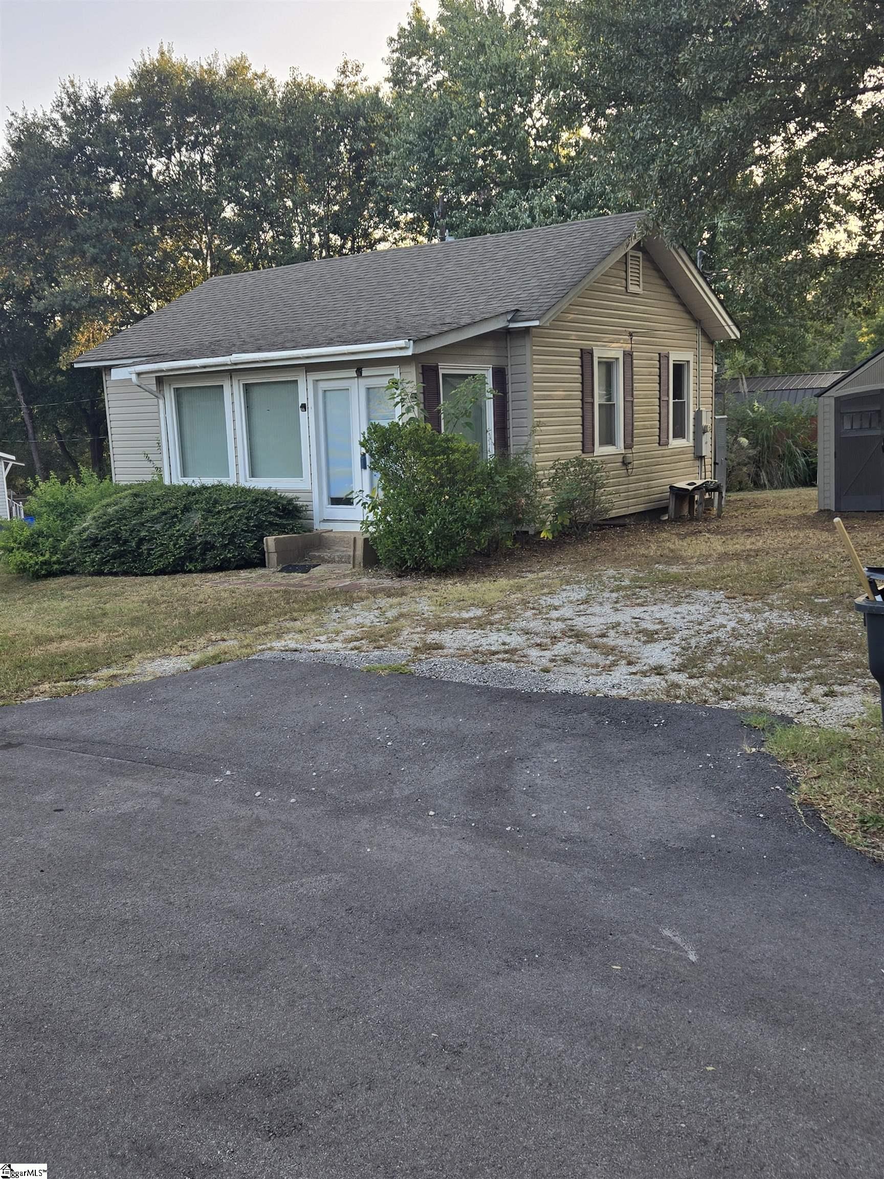 410 West Blue Ridge Street Pendleton, SC 29670 - Photo 2 of 7