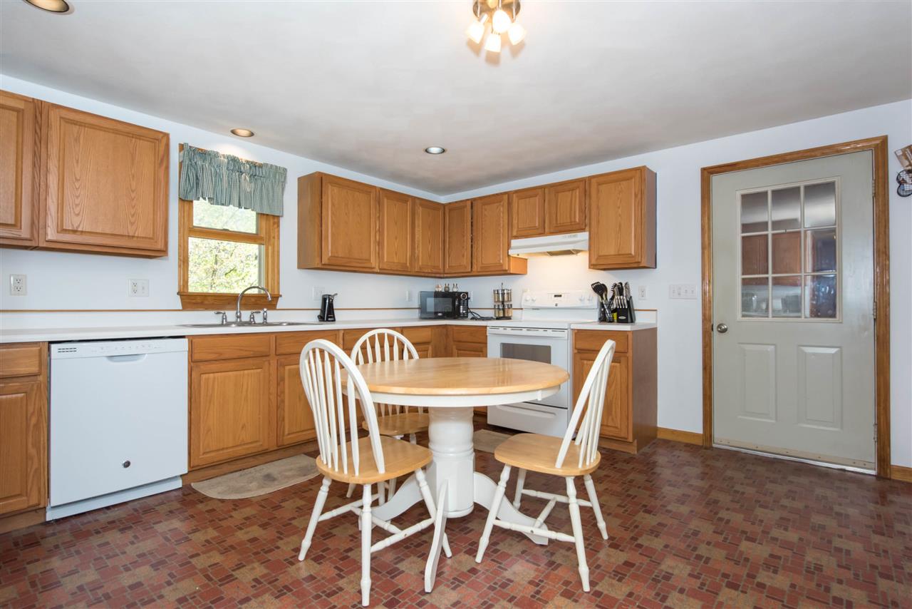 19 Capitol Circle Rochester, NH 03867 - Photo 5 of 33
