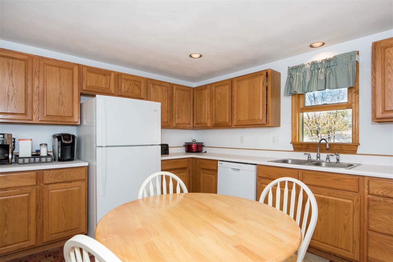 19 Capitol Circle Rochester, NH 03867 - Photo 7 of 33