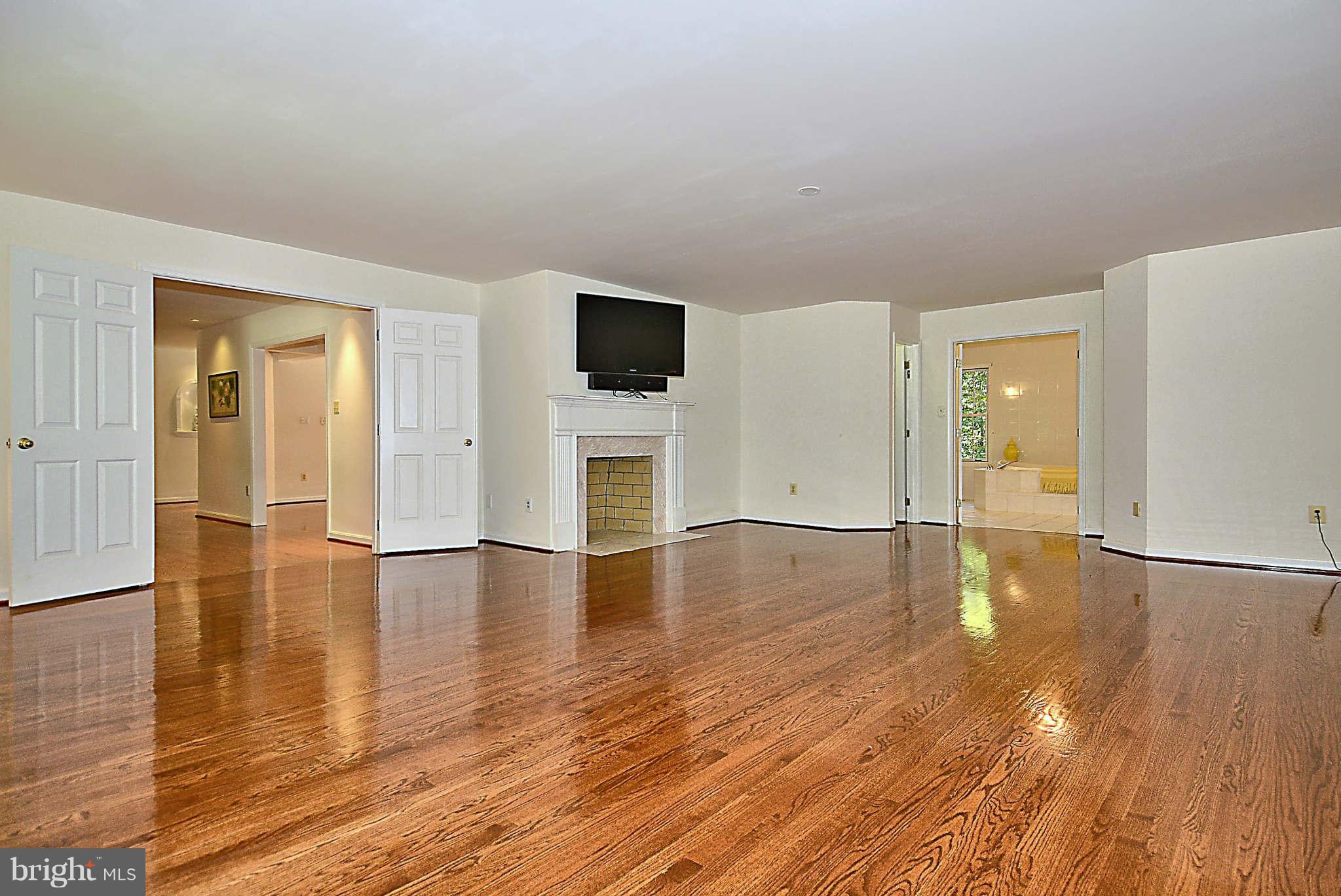720 Clear Spring Road Great Falls, VA 22066 - Photo 16 of 30 1 of 2 Master Suites, this is the main level