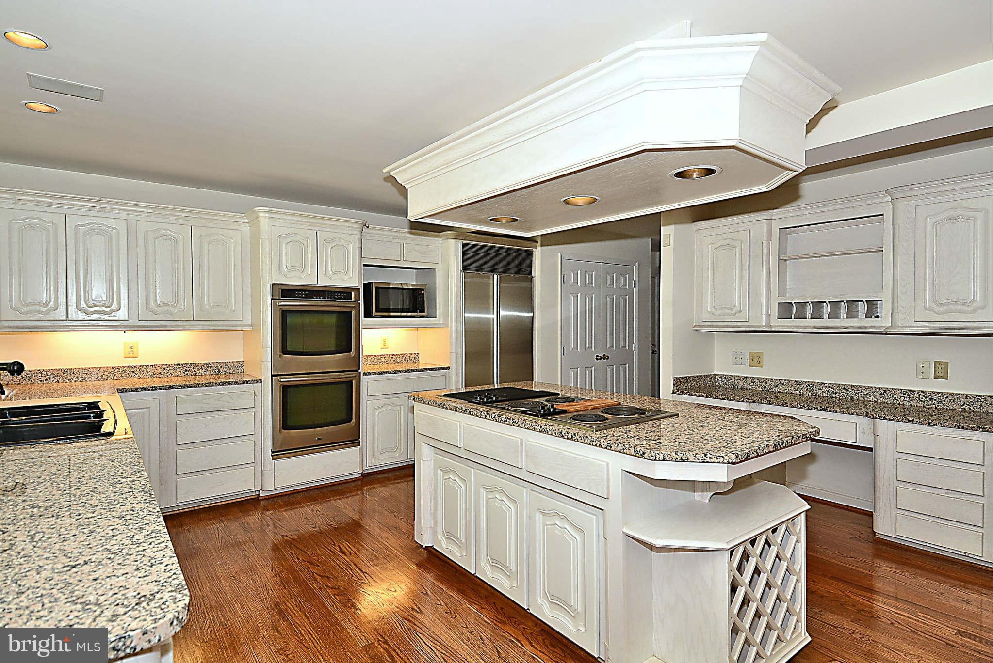 720 Clear Spring Road Great Falls, VA 22066 - Photo 3 of 30 Kitchen